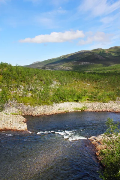 Rivière en montagne — Photo