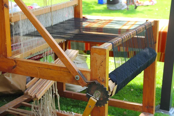 Old spinning wheel — Stock Photo, Image