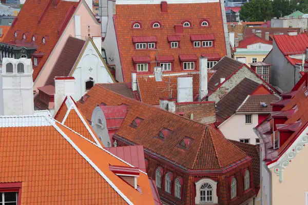Casas na cidade velha de Tallinn — Fotografia de Stock