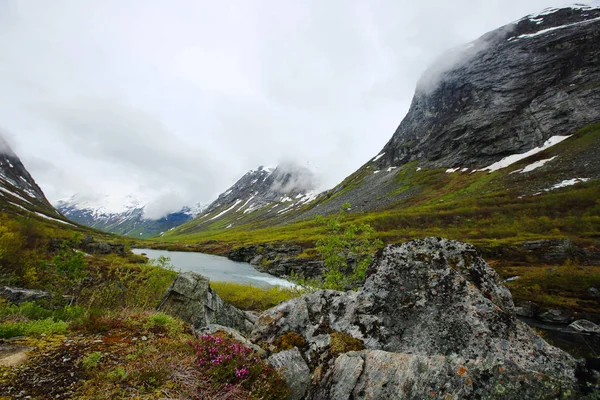Krajobraz gór Norwegia — Zdjęcie stockowe