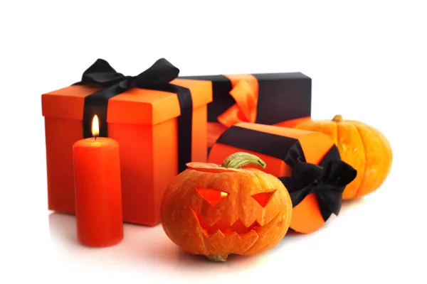Abóbora de Halloween e presentes — Fotografia de Stock