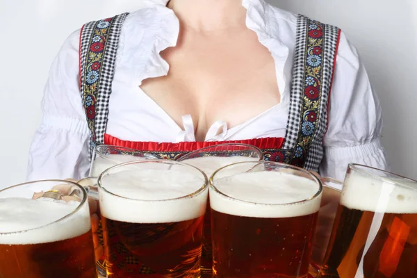 Oktoberfest žena s pivem — Stock fotografie