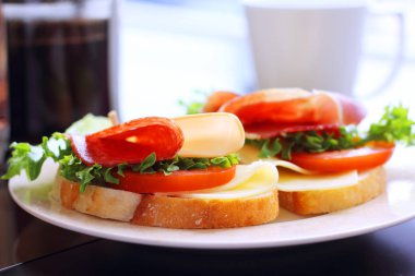 Sandviç ve kahve Kahvaltı