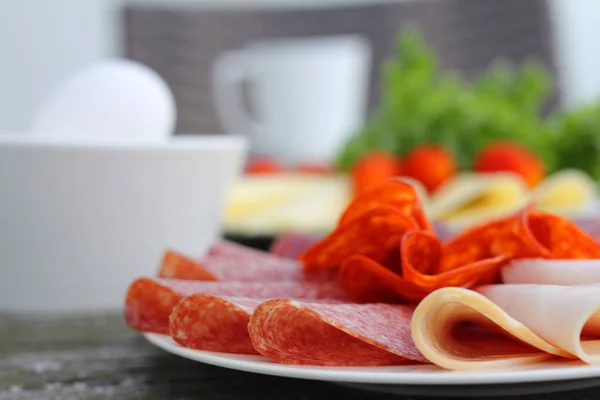 Colazione con panino e caffè — Foto Stock