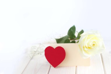 Rose, kalp, kart masada