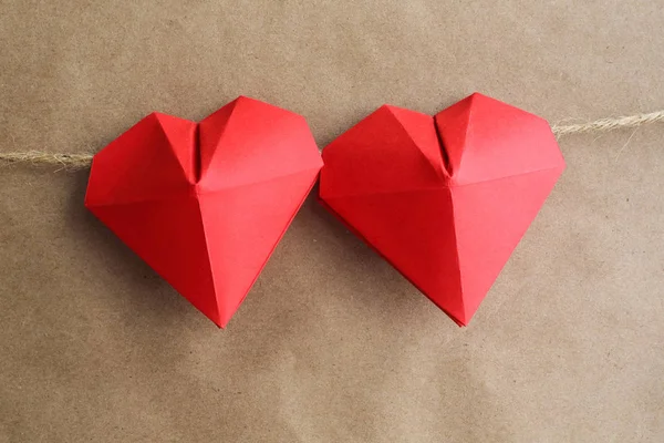 赤い折り紙の心 — ストック写真
