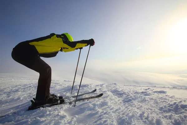 Sciatore Iniziare Sciare Discesa Alta Montagna Bolchoi Voudyavr Kirovsk Murmansk — Foto Stock