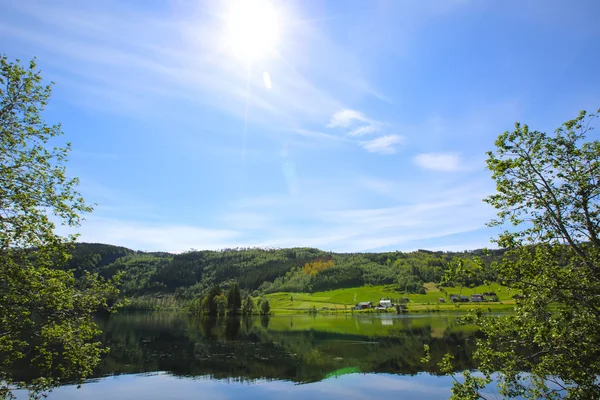 Sjön landskap i Norge — Stockfoto
