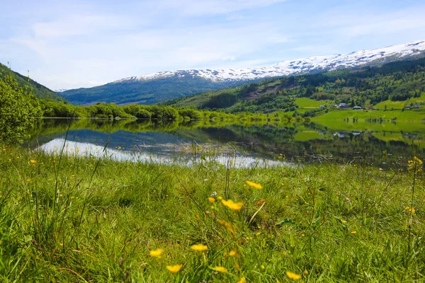 Sjön landskap i Norge — Stockfoto