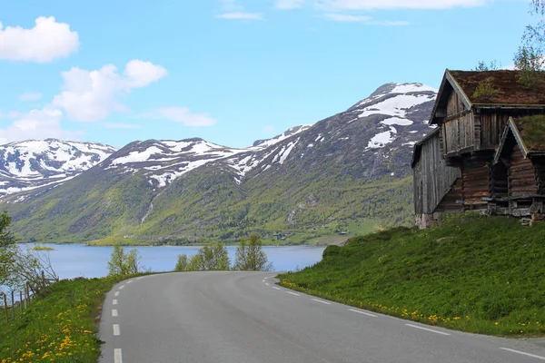 Tradycyjny norweski drewniany dom — Zdjęcie stockowe