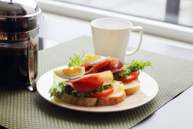 Sandviç ve kahve Kahvaltı