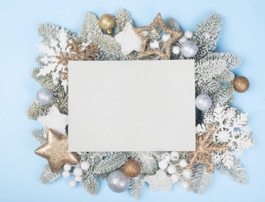 Buz köknar ağacı ve Noel dekoru