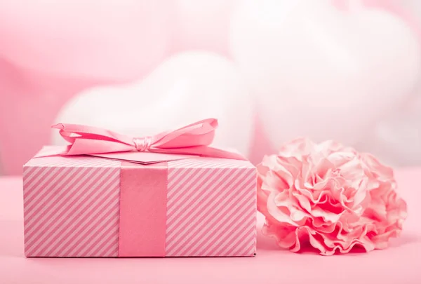 San Valentino regalo e cardiofrequenzimetro — Foto Stock