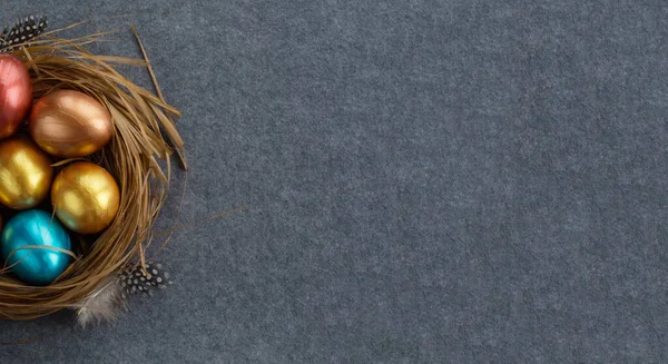 Frohe Osterfeiertage Gruß Symbol Stilvolle Natürliche Hölzerne Gras Nest Mit — Stockfoto