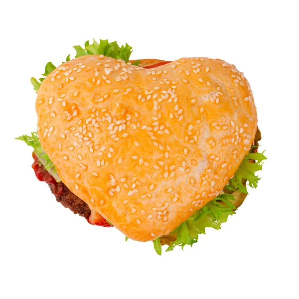 Kalp şeklinde çizburger, hamburger fast food konsepti, beyaz arka planda izole edilmiş, düz manzaralı.