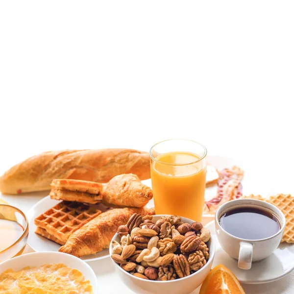 Desayuno Saludable Con Zumo Nueces Café Huevos Pan Granos Avena — Foto de Stock