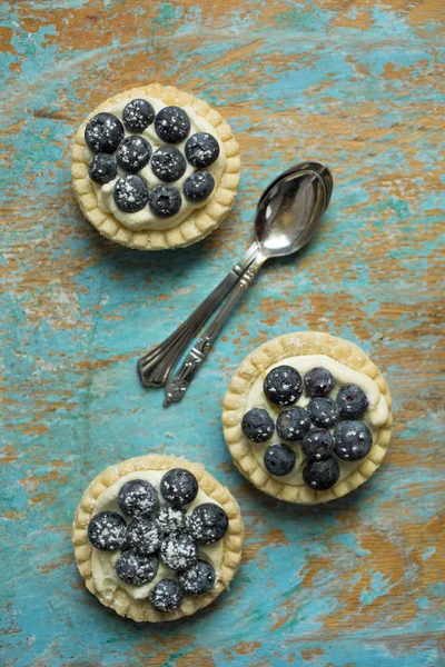 Tartelettes au fromage et pistaches — Photo