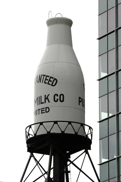 Frasco de leite marco em Montreal — Fotografia de Stock