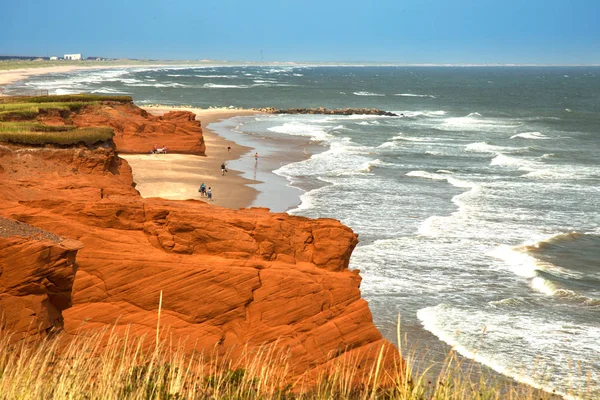 Czerwony klif w Magdalen islands — Zdjęcie stockowe