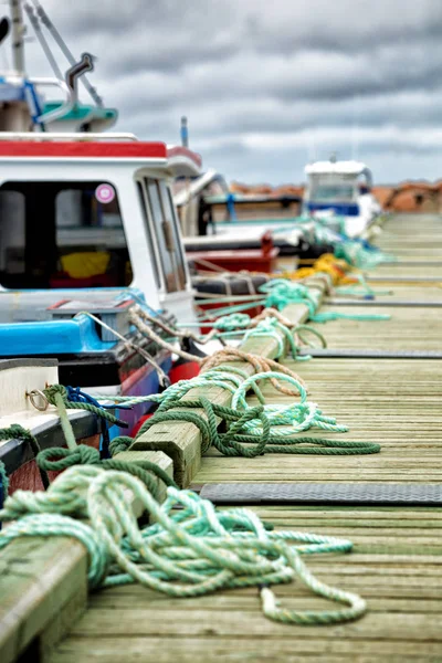 Mooring rope along a jetty — Stock Photo, Image