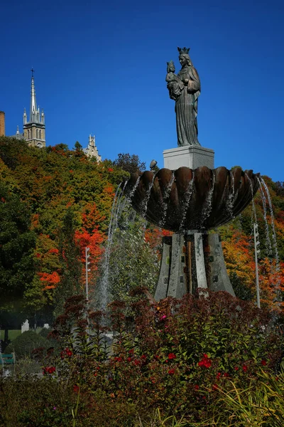 Statue of Ste Anne in Quebec — Stock Photo, Image