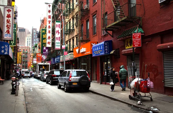 Wassertank in chinatown in ny city in usa — Stockfoto