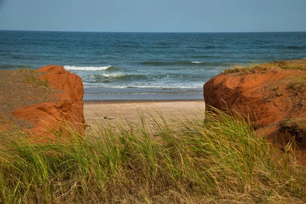 Red cliff in Magdalen islands — Stock Photo, Image