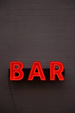 Vintage neon işaret çubuğu kırmızı