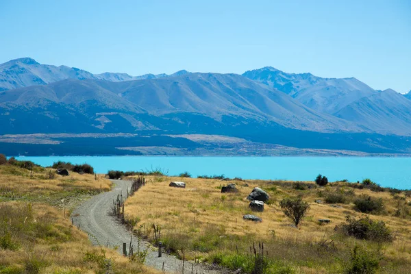 Schotterstraße Zum Tekapo See Mit Mount Cook Hintergrund Neuseeland — Stockfoto