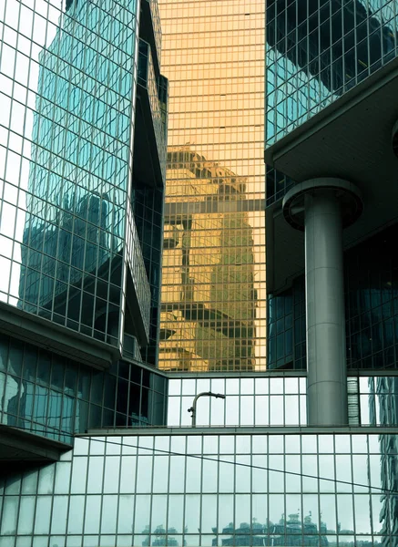 Detalhe de um edifício empresarial na cidade de Hong Kong — Fotografia de Stock