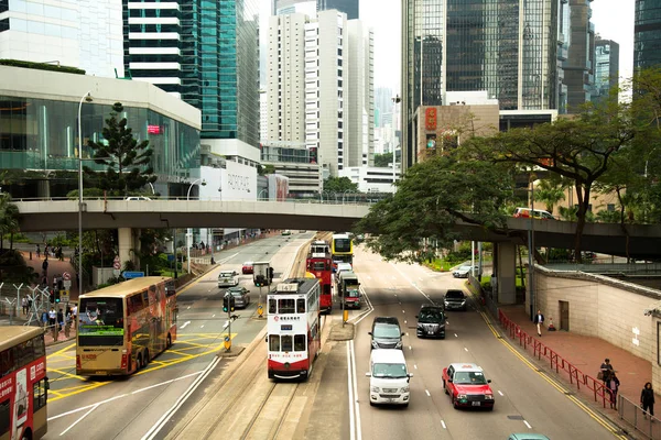 Fluidez de tráfego em Hong Kong com paisagem urbana — Fotografia de Stock