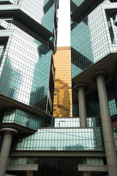 Detalhe de um edifício empresarial na cidade de Hong Kong — Fotografia de Stock