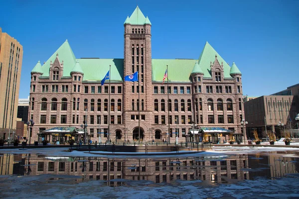 明尼阿波利斯市政厅 Minneapolis City Hall Hennepin County Courthouse 是明尼苏达州明尼阿波利斯市政府使用的主要建筑 1888年由Long Kees设计 — 图库照片