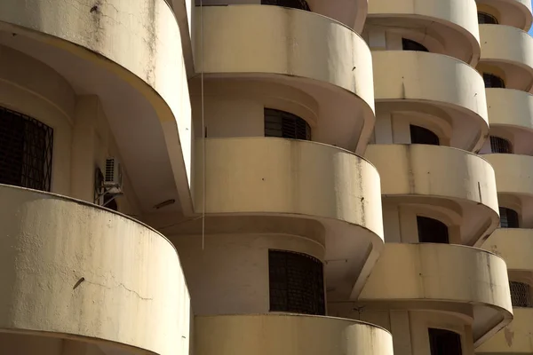 Повторение Округлых Бетонных Балконов Колониального Стиля Кубе — стоковое фото