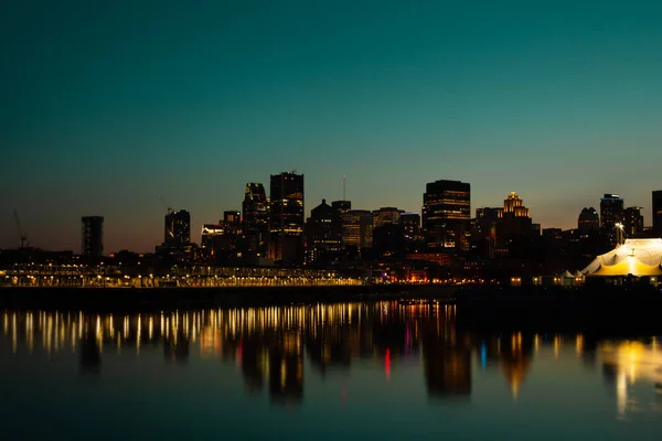 Bela Vista Sobre Montreal Porto Antigo Durante Pôr Sol — Fotografia de Stock