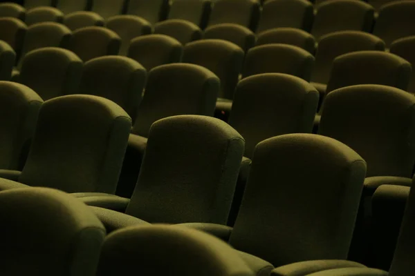Вид Сбоку Зеленое Бархатное Сиденье Театре Кинотеатре — стоковое фото