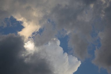 Sunset Işık Sayısı 9 ile Fırtına Bulutları Toplama