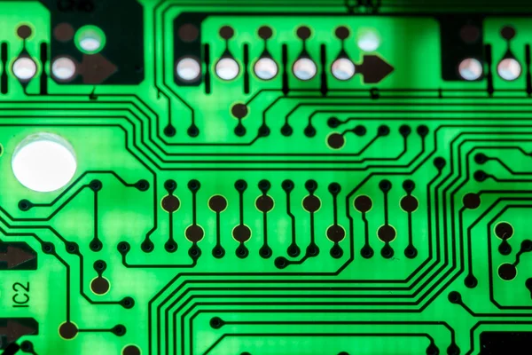 Primo piano dei circuiti elettronici in tecnologia su sfondo Mainboard (scheda principale, scheda madre cpu, scheda logica, scheda di sistema o mobo ) — Foto Stock