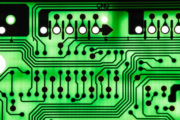Primer plano de los circuitos electrónicos en tecnología en el fondo de la placa principal (placa principal, placa base de la CPU, placa lógica, placa del sistema o mobo ) — Foto de Stock
