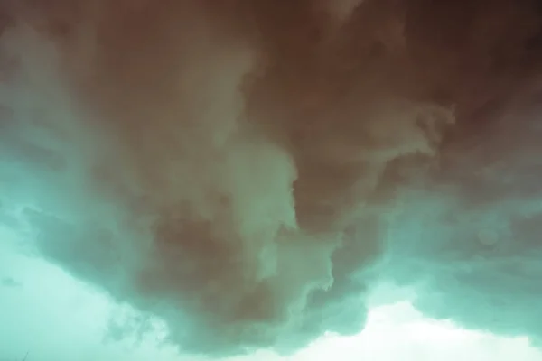 Abstracte hemel kleur vol, wolken met achtergrond — Stockfoto