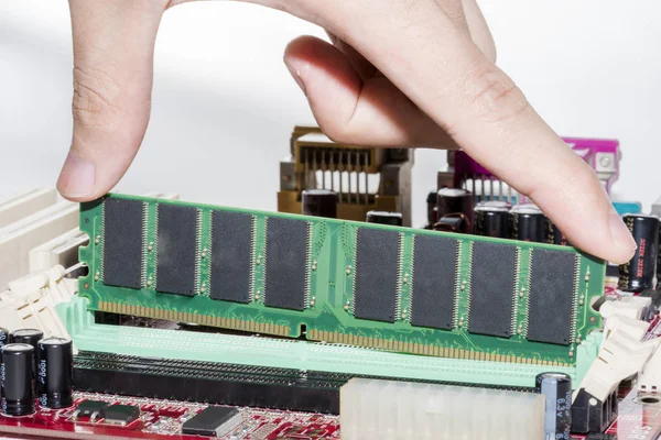 Primer plano de Electronic Ram (memoria de acceso aleatorio) en la computadora Mainboard — Foto de Stock