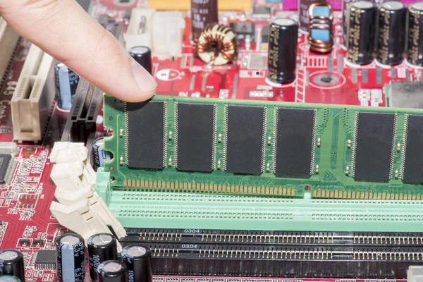 Close up van elektronische Ram(random access memory) op moederbord computer — Stockfoto