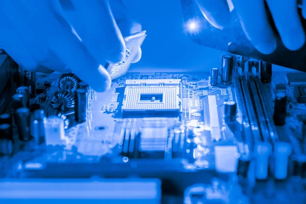 Close-up de Circuitos Eletrônicos em Tecnologia no fundo do computador Mainboard (placa lógica, placa-mãe cpu, placa principal, placa do sistema, mobo ) — Fotografia de Stock