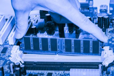 Teknoloji elektronik devrelerin anakart bilgisayar arka plan üzerinde (mantık kurulu, cpu anakart, ana kurulu, sistem kartına, mobo yakın çekim)