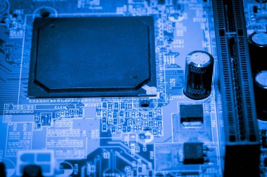 Teknoloji elektronik devrelerin anakart bilgisayar arka plan üzerinde (mantık kurulu, cpu anakart, ana kurulu, sistem kartına, mobo yakın çekim)