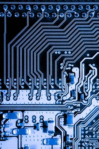 Resumen, primer plano de los circuitos electrónicos en tecnología en el fondo de la computadora de la placa principal (placa lógica, placa base de la CPU, placa principal, placa del sistema, mobo ) —  Fotos de Stock