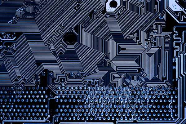 Resumen, primer plano de los circuitos electrónicos en tecnología en el fondo de la computadora de la placa principal (placa lógica, placa base de la CPU, placa principal, placa del sistema, mobo ) —  Fotos de Stock