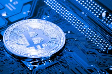 Bitcoin para yakın grafik kartına madencilik, gördüğümüz önemli arka plan bilgisayarın anakart, teknoloji.