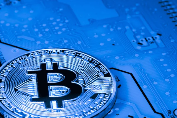 Abstract, Golden Bitcoin para üstünde bilgisayar.