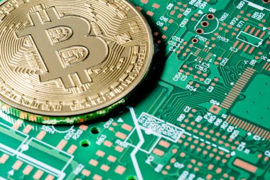 Abstract, Golden Bitcoin para üstünde bilgisayar.